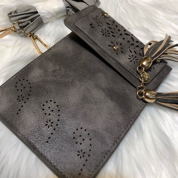 Adorable vintage leather look cross body purse - Picture 2 of 2